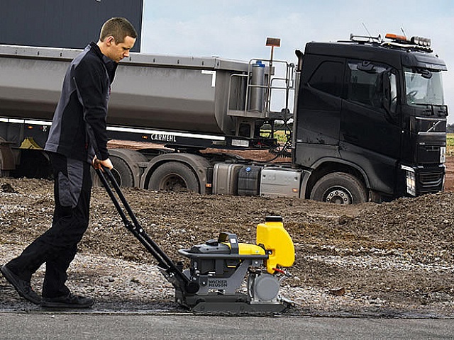 Аккумуляторная виброплита Wacker Neuson